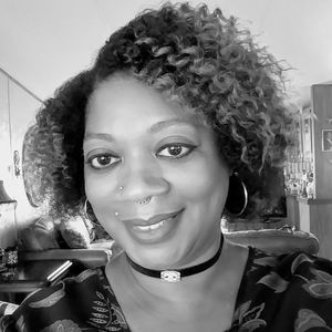 Meet your Posher, Mae